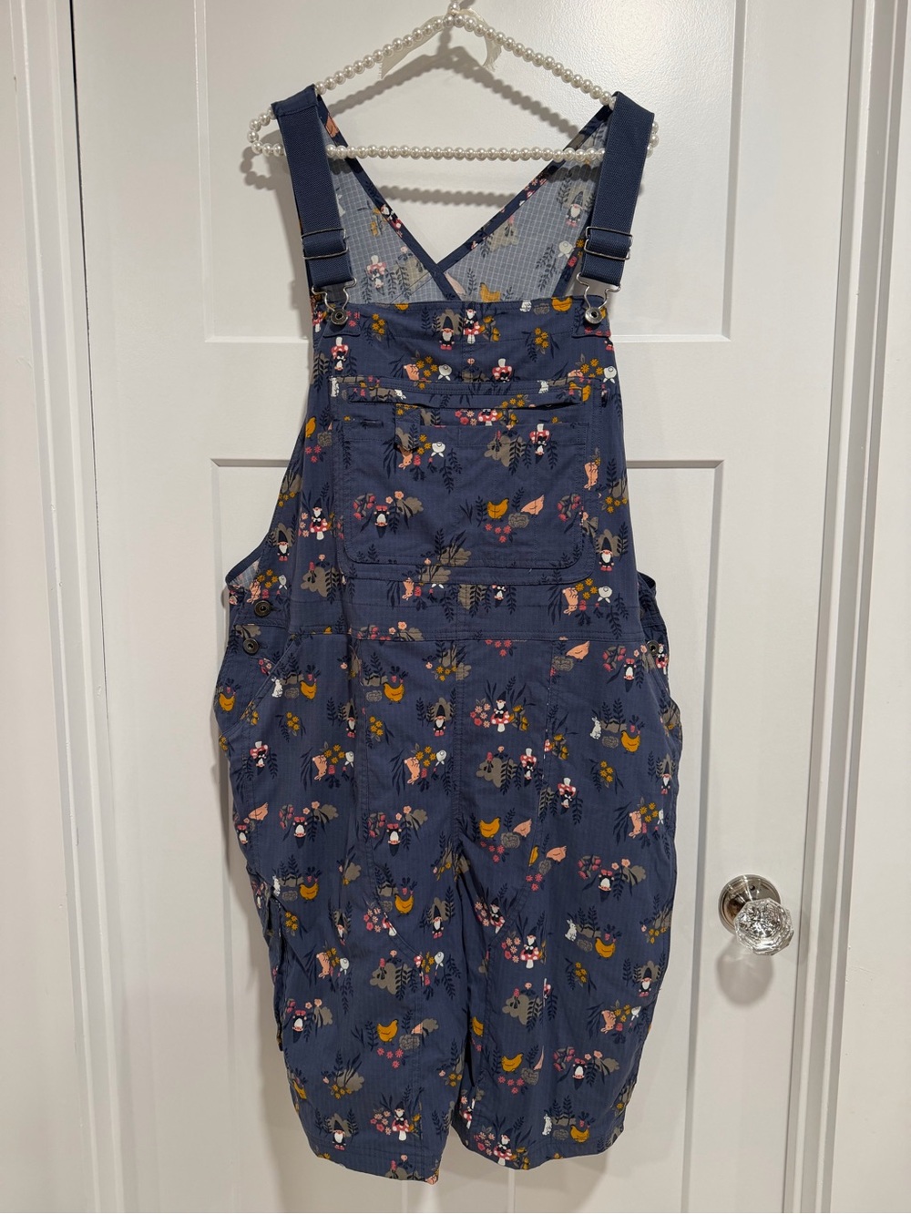 Duluth Trading Co Navy Floral chicken Print Short 🩳 Overalls